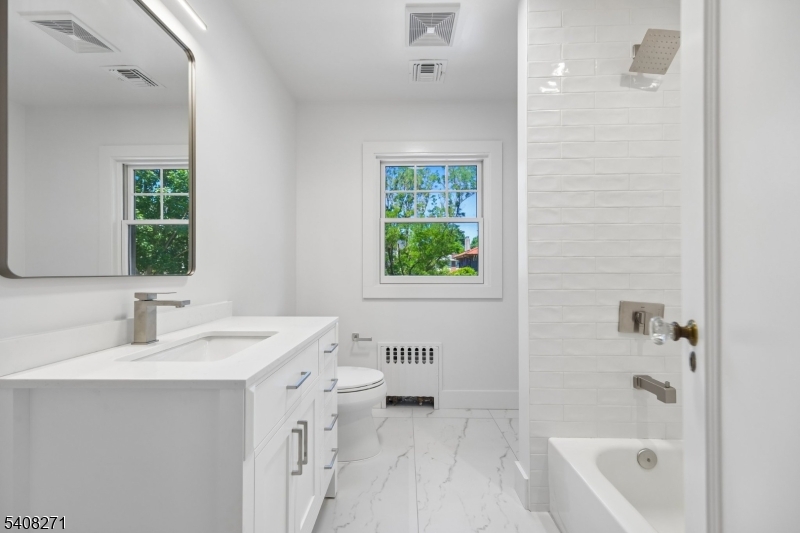 Tuxedo Park - Residential