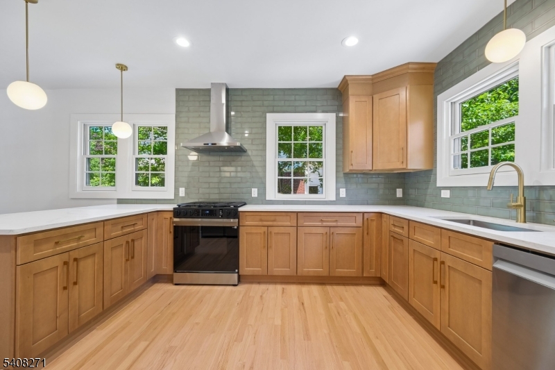 Tuxedo Park - Residential