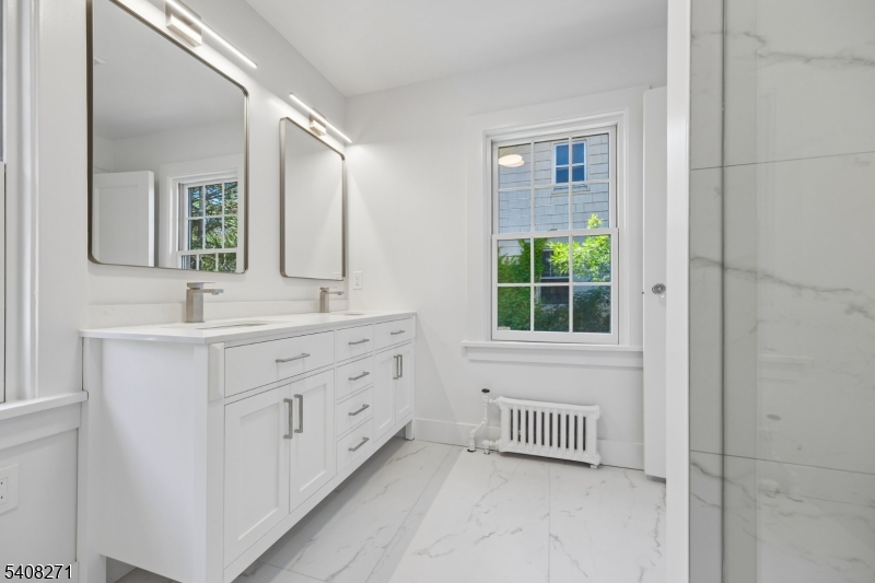 Tuxedo Park - Residential