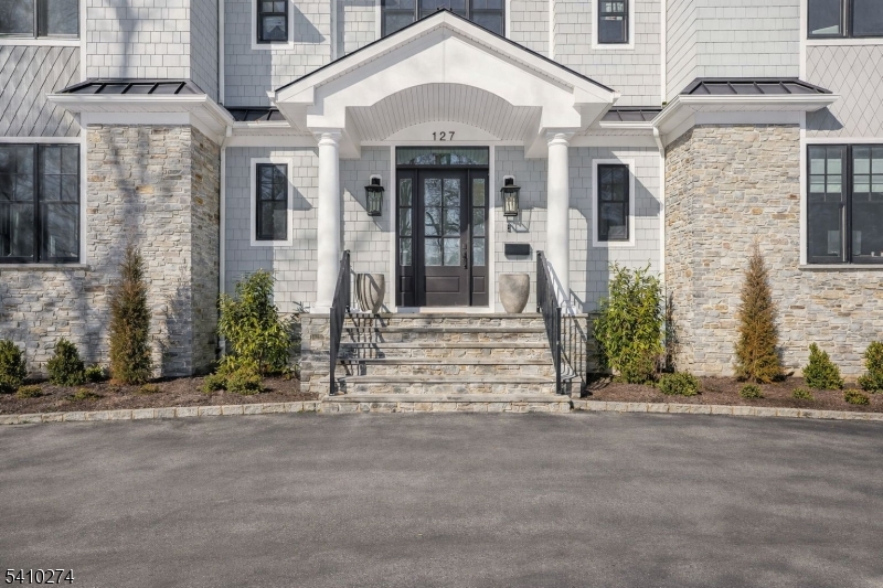 OLD SHORT HILLS - Residential