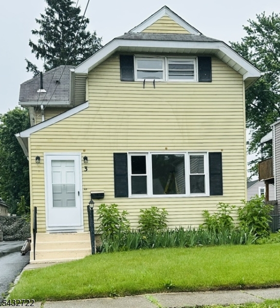 Updated Colonial home with 3 Bedrooms, two on second floor with newer bath. Bedroom/office on mail level with eat-in kitchen laundry area powder room and deck.Half mile to Little Falls Train station and only a mile to Willow Brook Park&Ride for New York and local buses, Fenced in large back yard, unfinished basement for storage
