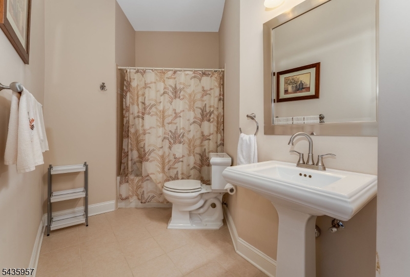 Four Seasons at Bridgewater - Residential
