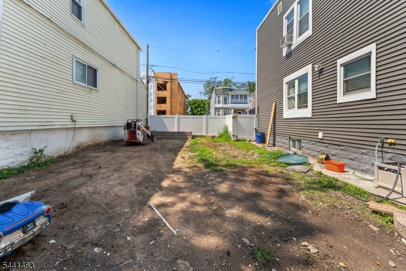 Irvington Park - Residential Income