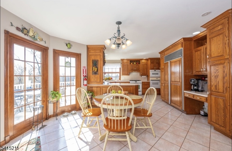 MOUNTAIN VIEW ESTATES - Residential