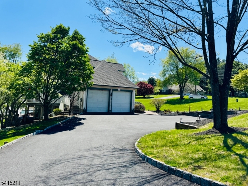 MOUNTAIN VIEW ESTATES - Residential