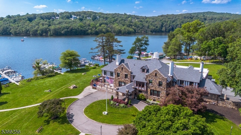 White Meadow Lake - Residential