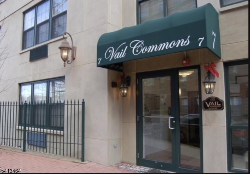 VAIL COMMONS - Residential Lease