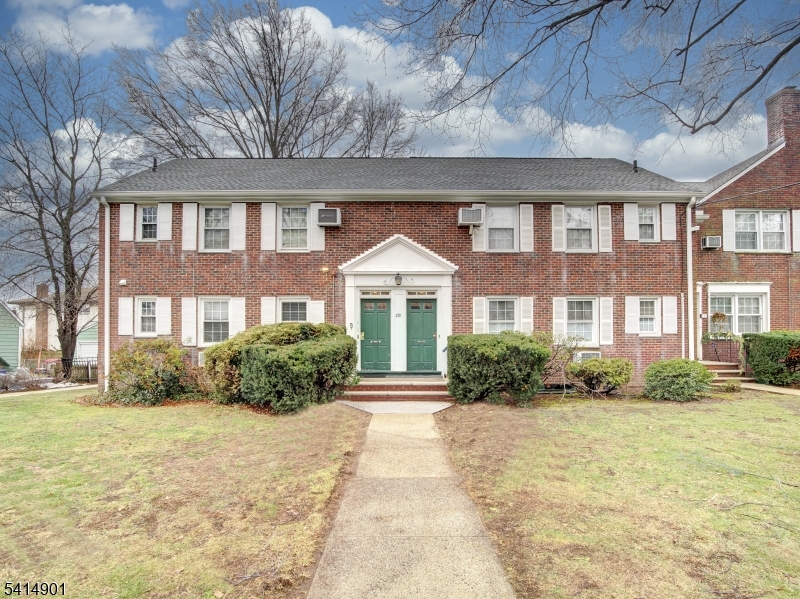 Maplewood Village Condo - Residential