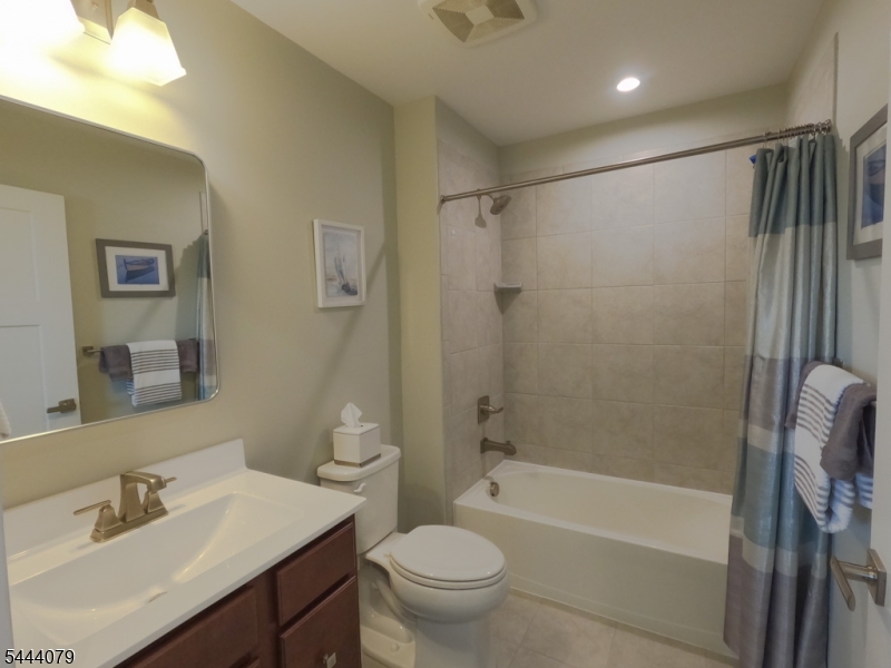 CRYSTAL SPRINGS - Residential