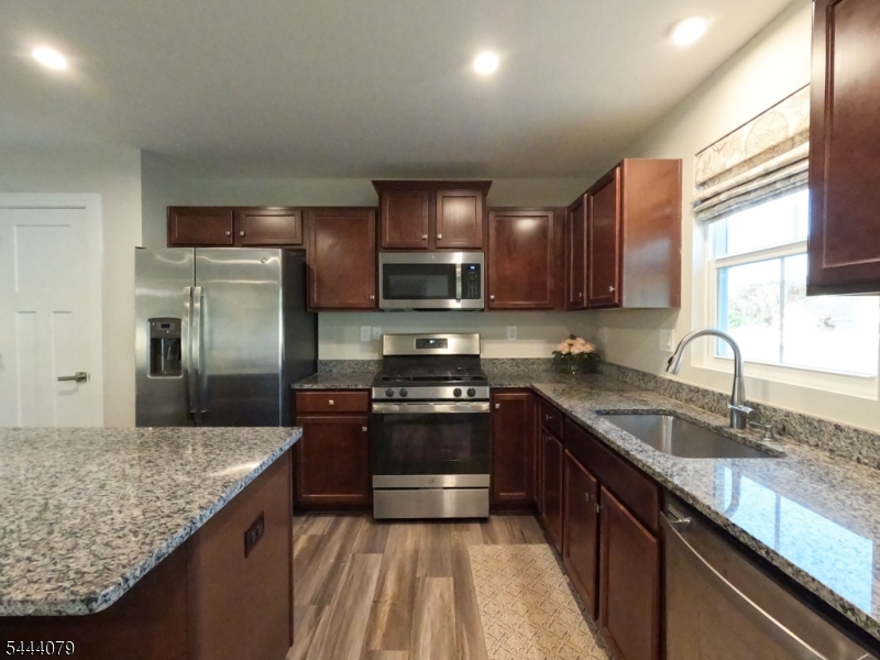 CRYSTAL SPRINGS - Residential