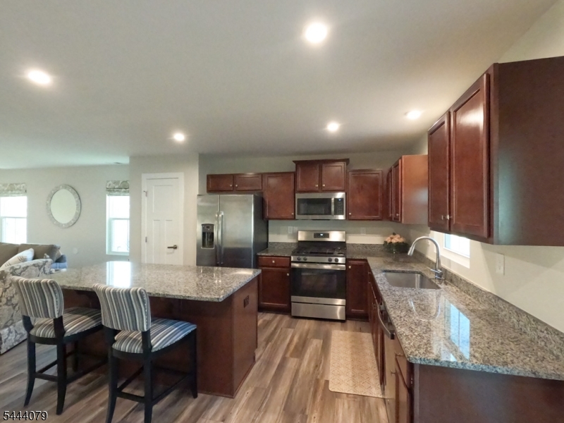 CRYSTAL SPRINGS - Residential