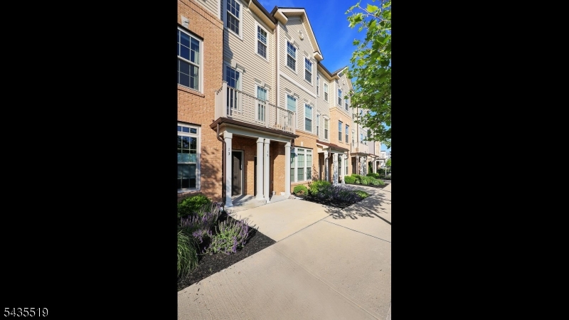 Somerville Station - Residential