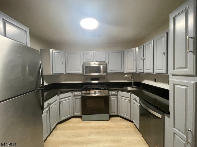 Montville Chase - Residential Lease