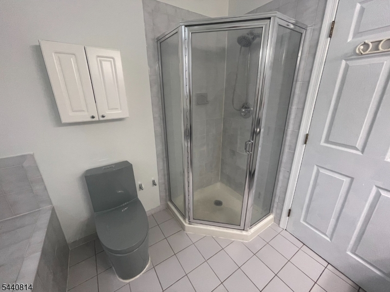 Montville Chase - Residential Lease