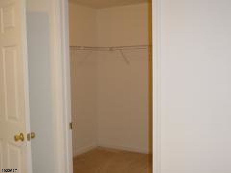 Glenmont Commons - Residential Lease