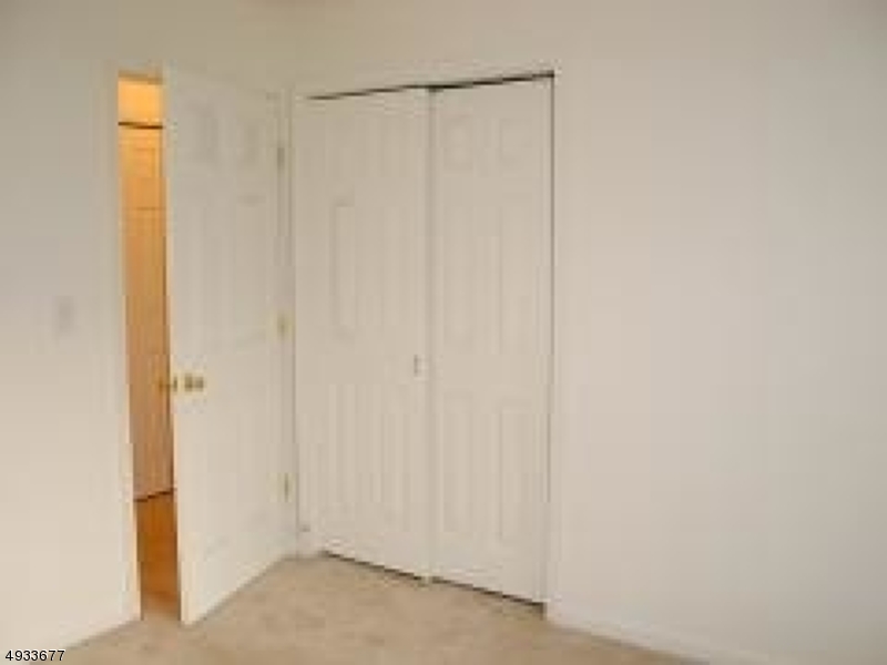 Glenmont Commons - Residential Lease