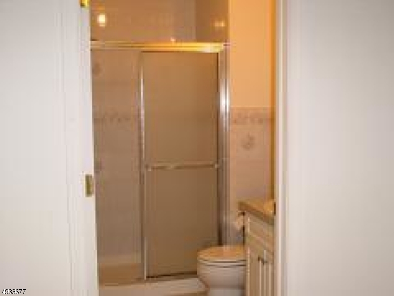Glenmont Commons - Residential Lease