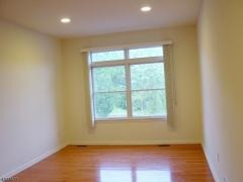 Glenmont Commons - Residential Lease