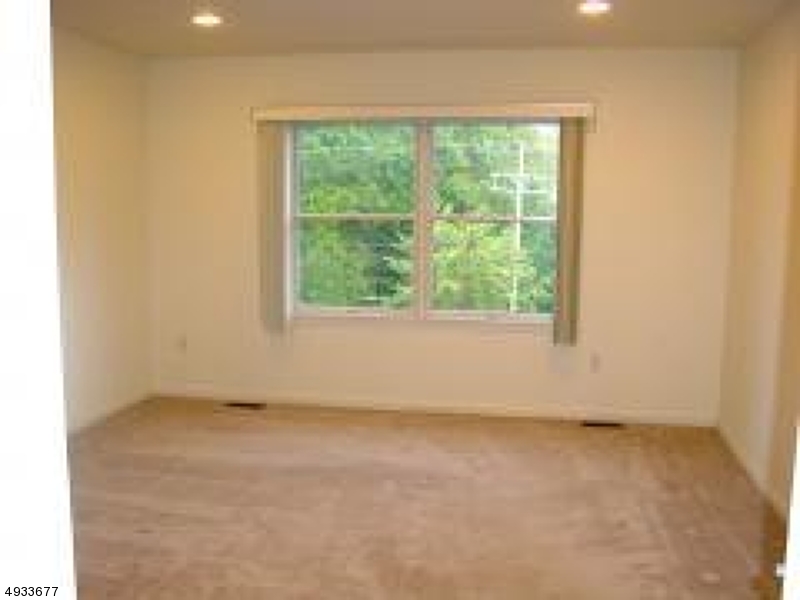 Glenmont Commons - Residential Lease