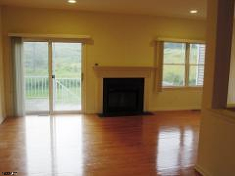 Glenmont Commons - Residential Lease