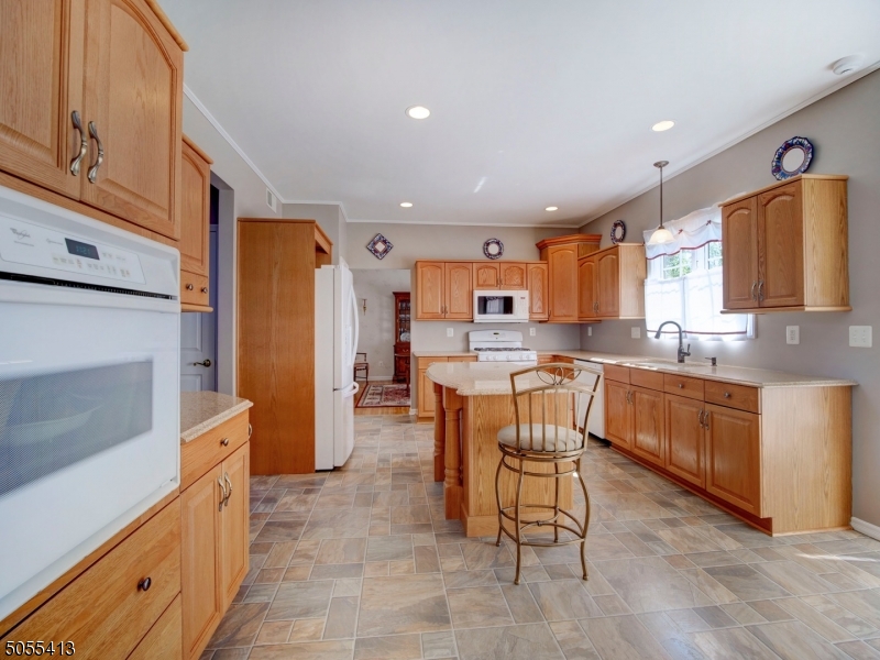POETS PEAK - Residential
