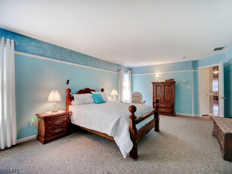 POETS PEAK - Residential