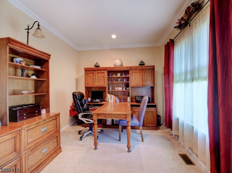 POETS PEAK - Residential