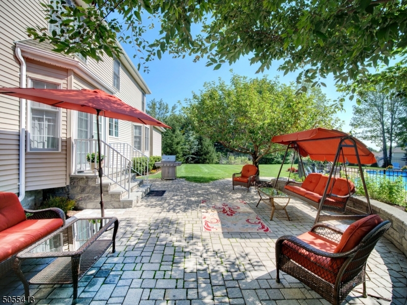 POETS PEAK - Residential