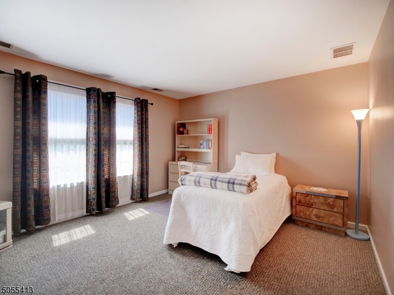 POETS PEAK - Residential