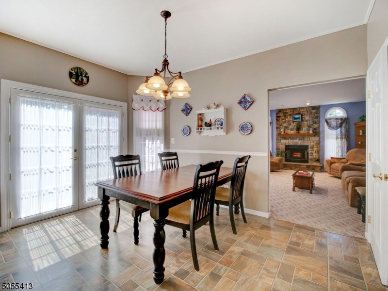 POETS PEAK - Residential