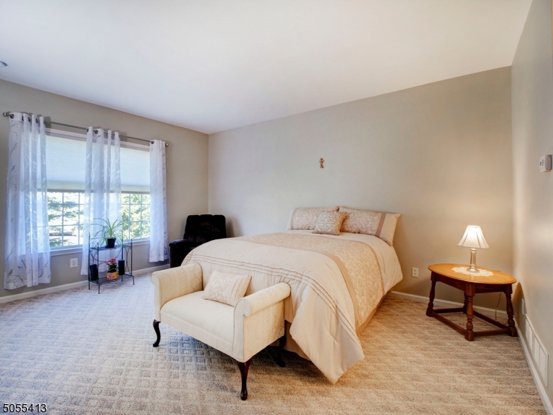 POETS PEAK - Residential