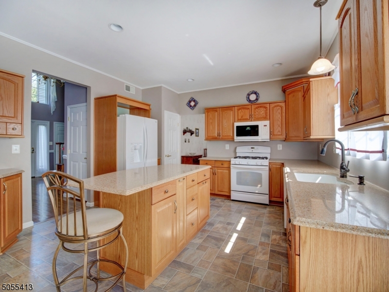 POETS PEAK - Residential