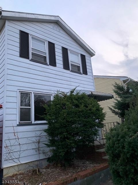 Great start up home or great opportunity for investor! Spacious Colonial with living room, dining room, eat in kitchen, sun-room, 2 beds and 1 baths. Unfinished basement with endless possibilities. Great size backyard and plenty of parking space. Close to downtown and public transportation. Home is selling as-is. Buyer responsible for City inspections.