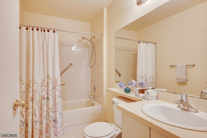 Governors Pointe - Residential