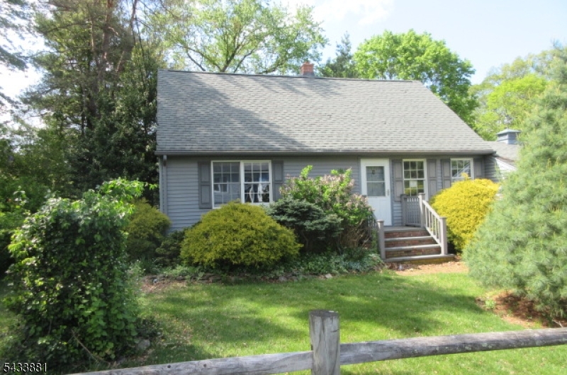 cape-cod style home. This property offers 3 bedrooms, 1 baths total., Huge family room with fire place, perfect for entertaining. Full finished walk-out basement. Great location near excellent schools, transportation, restaurants, shopping and major highways. Property avail for Owner Occupants Nonprofits, and Government Agencies only bidders from 05/22/2026 till 06/01/2026 11:59PM Central Time then daily until sold , in (unsured Escrow) Eligible for FHA 203K, Finance Terms: Cash, and Conv. Living Square Footage and Rooms are per FHA Appraisal property is sold as is Any required system repairs will be the buyer's expense