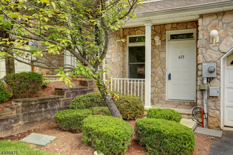 Glenmont Commons - Residential Lease