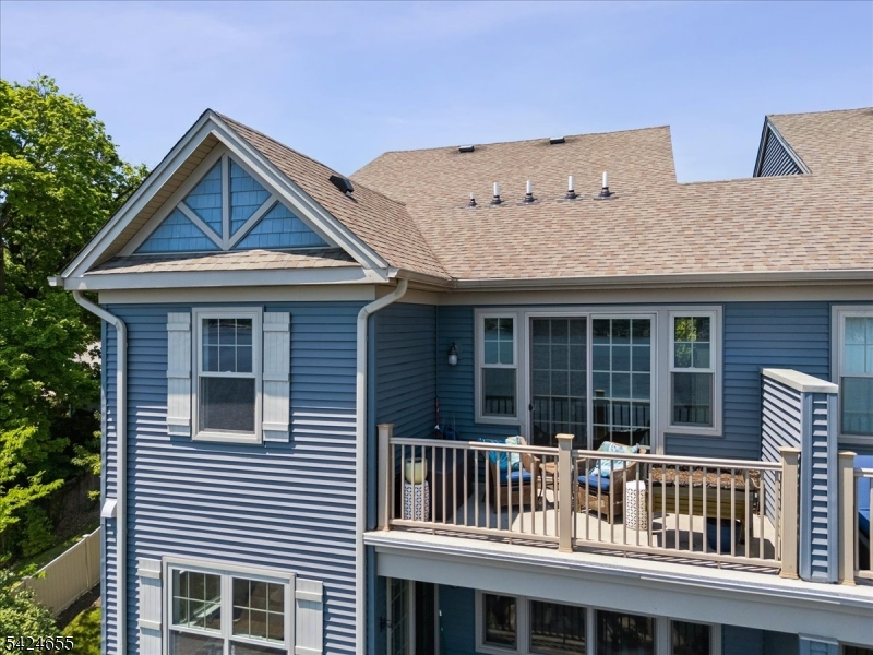Lakefront - Residential
