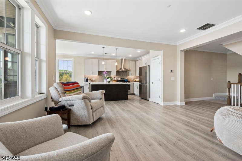 Lakefront - Residential