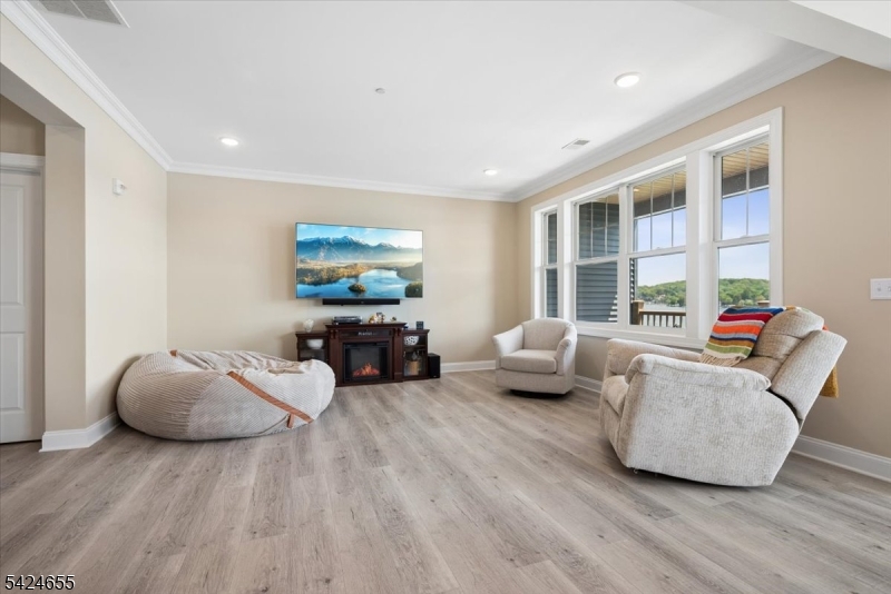 Lakefront - Residential