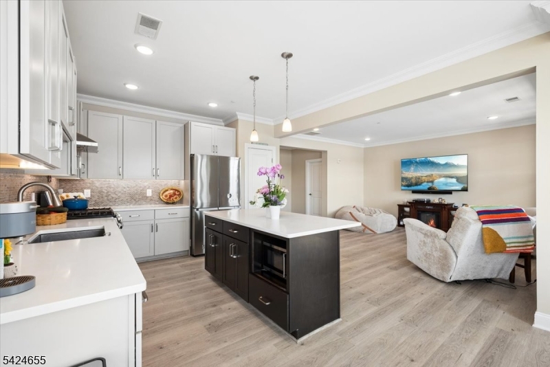 Lakefront - Residential
