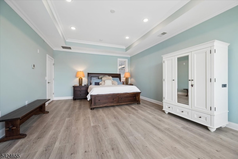 Lakefront - Residential