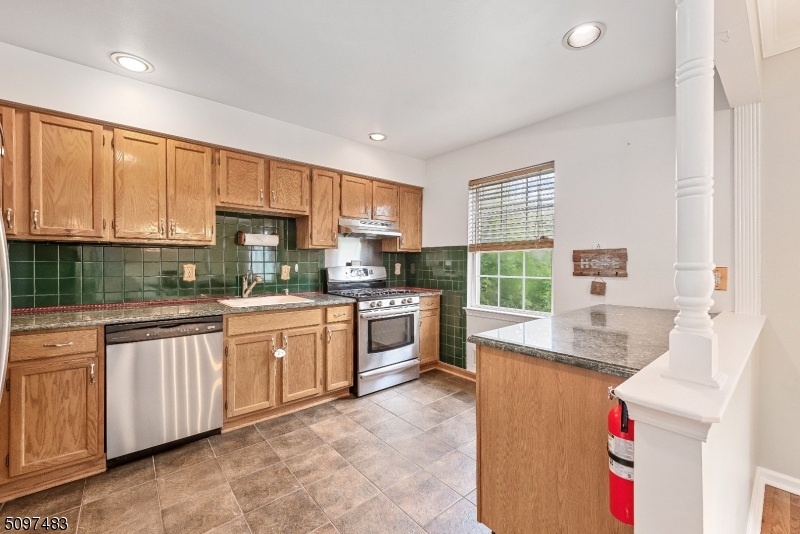 OAK HILL - Residential