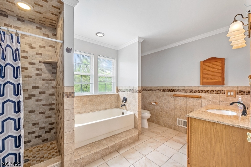 OAK HILL - Residential