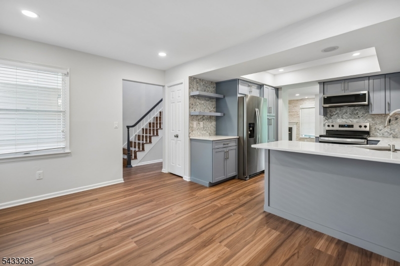 HILLS - Residential