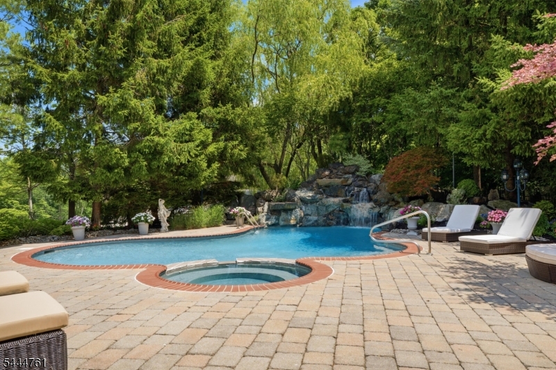BRADFORD ESTATES - Residential