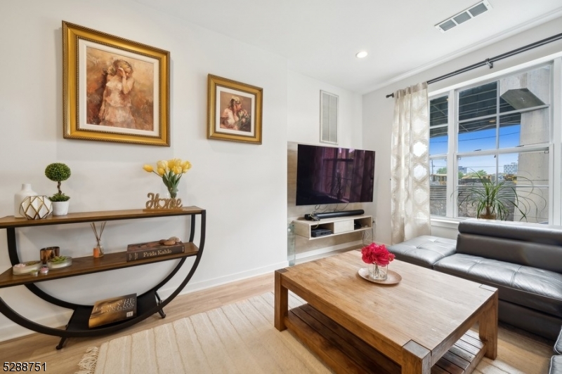 Crescent Ct Condominiums - Residential