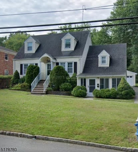 2 bed 1 bath unit, 1 car garage + additional parking, hardwood floors throughout, shared laundry in basement. 1 mile from Murray Hill Train Station & walking distance to downtown New Providence with plenty of shopping/restaurants/entertainment. Lease includes snow removal, lawn maintenance and all utilities.