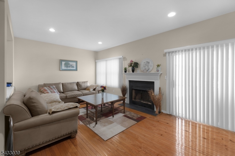Glenmont Commons - Residential Lease