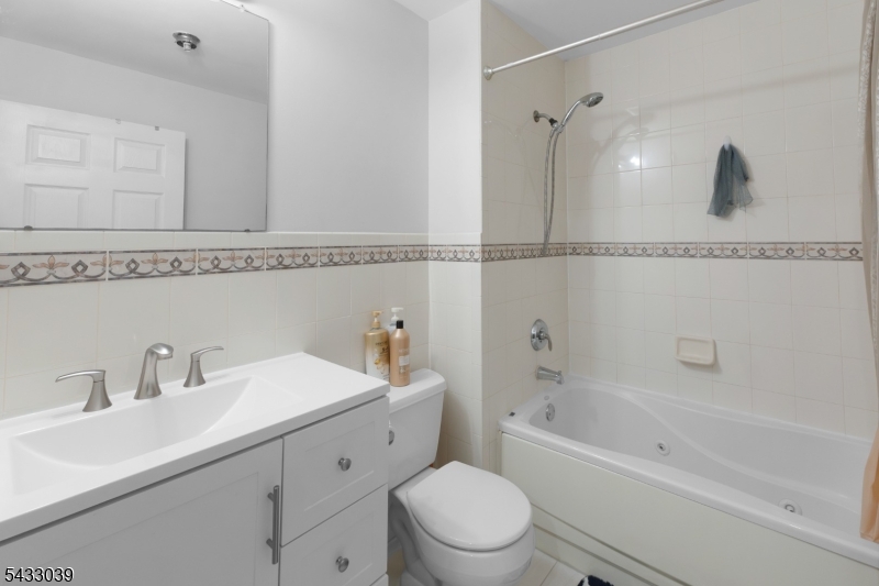 Glenmont Commons - Residential Lease