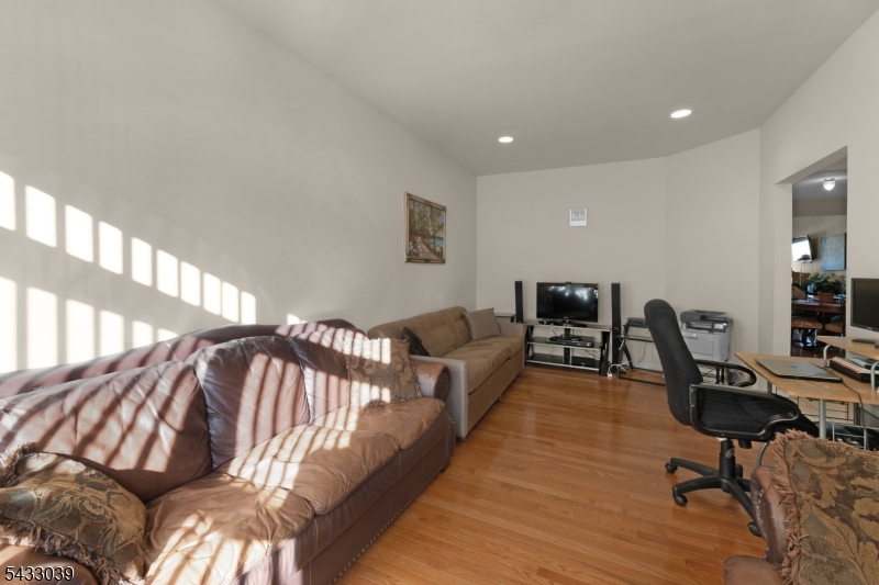Glenmont Commons - Residential Lease